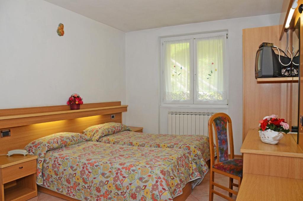 Hotel La Roccia Passo del Tonale Bilik gambar