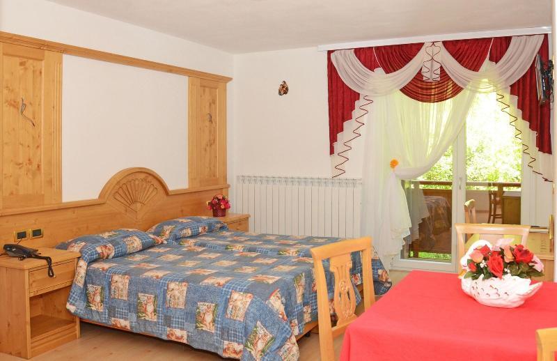 Hotel La Roccia Passo del Tonale Luaran gambar