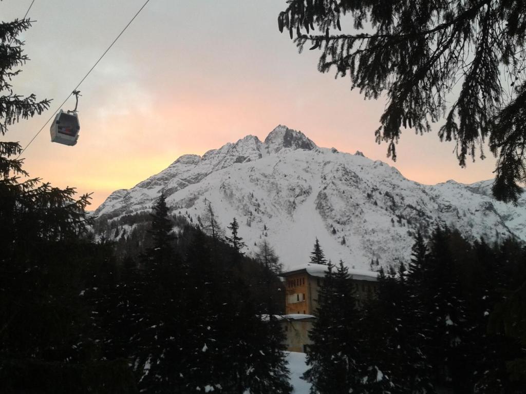 Hotel La Roccia Passo del Tonale Luaran gambar