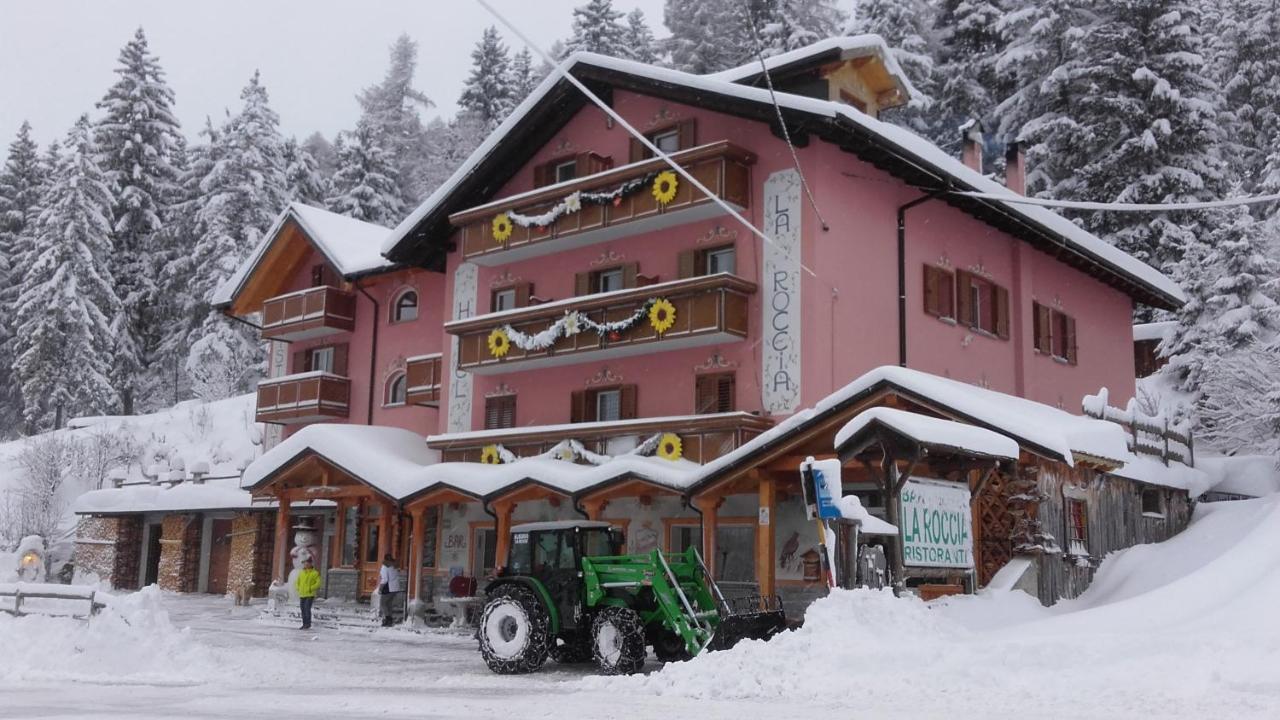 Hotel La Roccia Passo del Tonale Luaran gambar