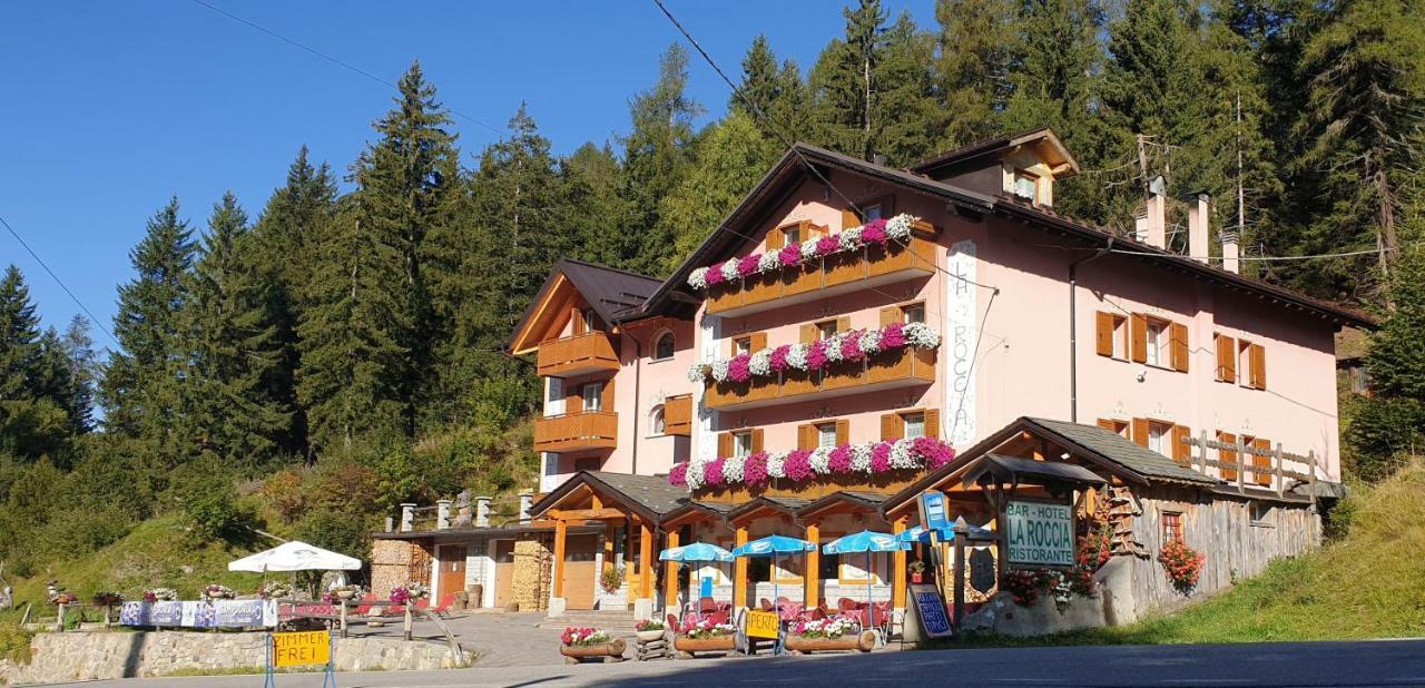 Hotel La Roccia Passo del Tonale Luaran gambar